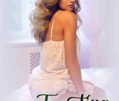 Their Tempting Gift: Age Gap Older Man Younger Woman Story (Romantic Age Gap Quickies Book 8) (English Edition)
